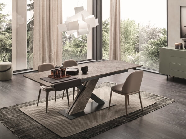 Venus Table and Chairs