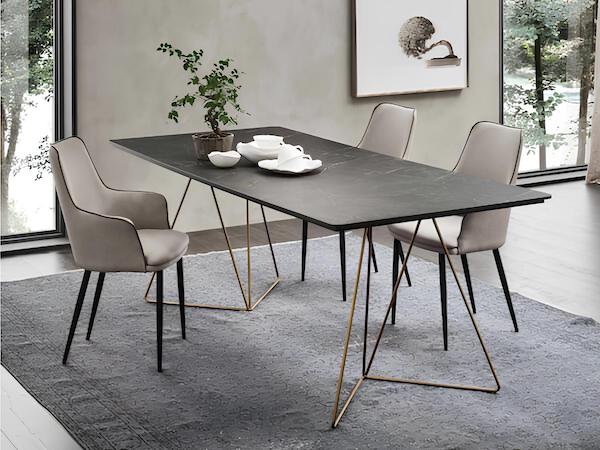 Triade dining table from Maronese ACF
